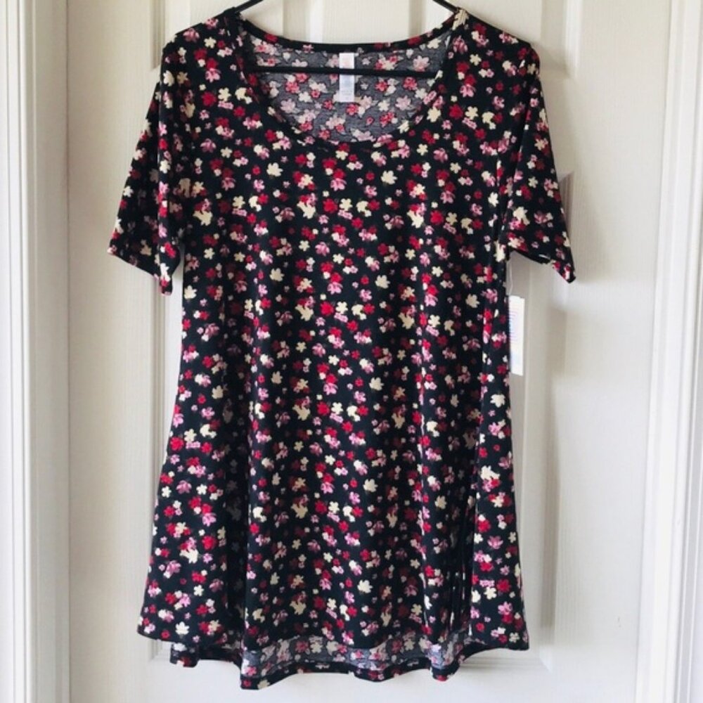 🎆BYE LAST DAY TODAY🎆 LuLaRoe Perfect T
